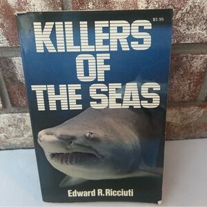 Killers of the Seas Edward Ricciuti Vintage Paperback 1980 4th Print 0020636504